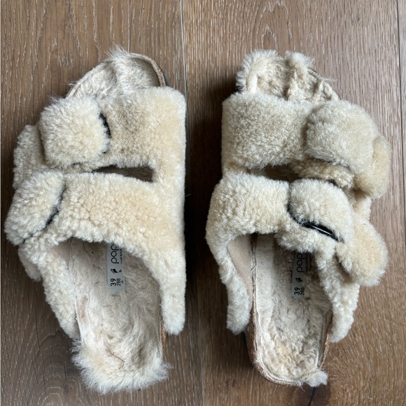 Papillio Arizona Big Buckle Teddy Shearling
Sz 39 
Teddy Eggshell - Picture 1 of 4